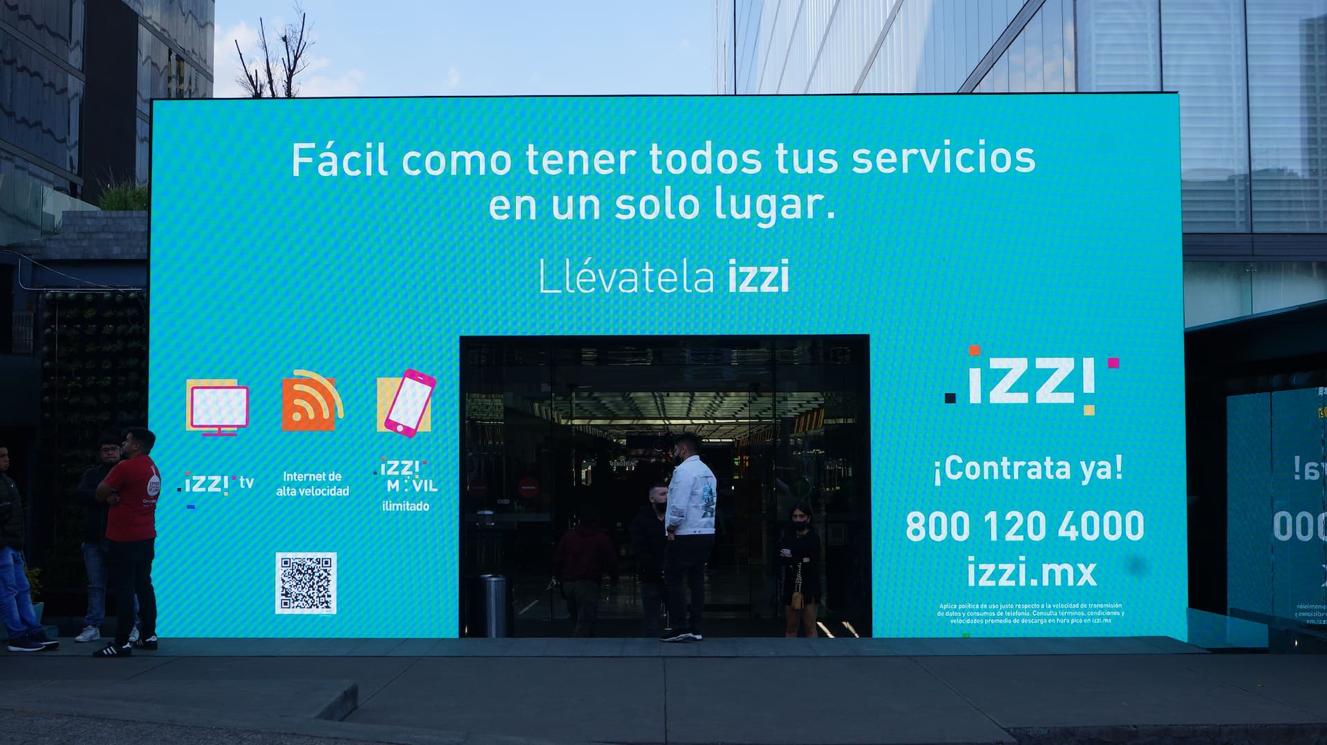 publicidad en centro comercial samara